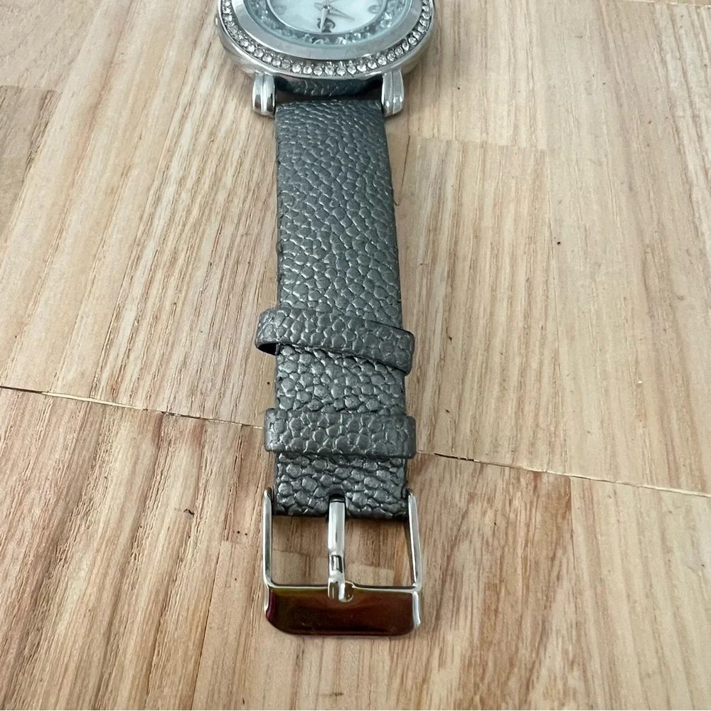 Premier designs ladies silver tone gray fashion watch NEW BATTERY